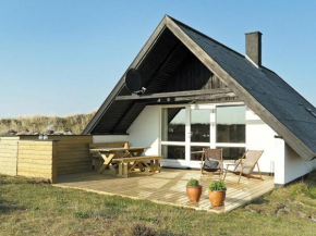 Reposeful Holiday Home in Ringk bing With Roofed Terrace